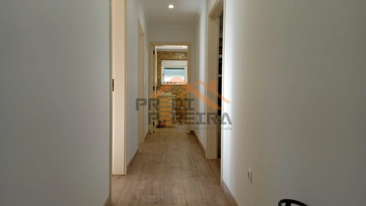 Moradia T3 para Venda em São João das Lampas e Terrugem Foto 16