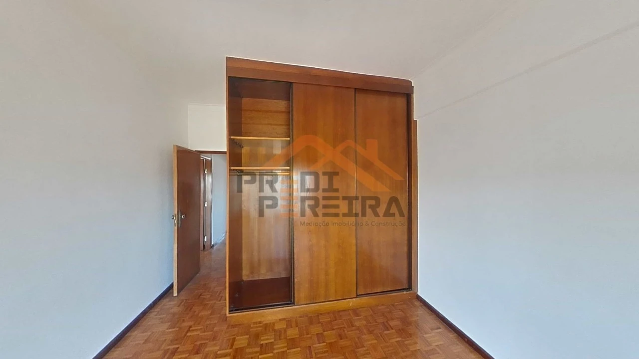 Apartamento T3 para Venda em Loures Foto 2