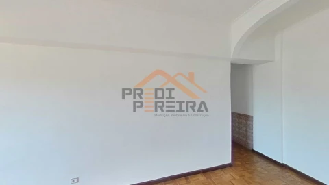 Apartamento T3 para Venda em Loures
