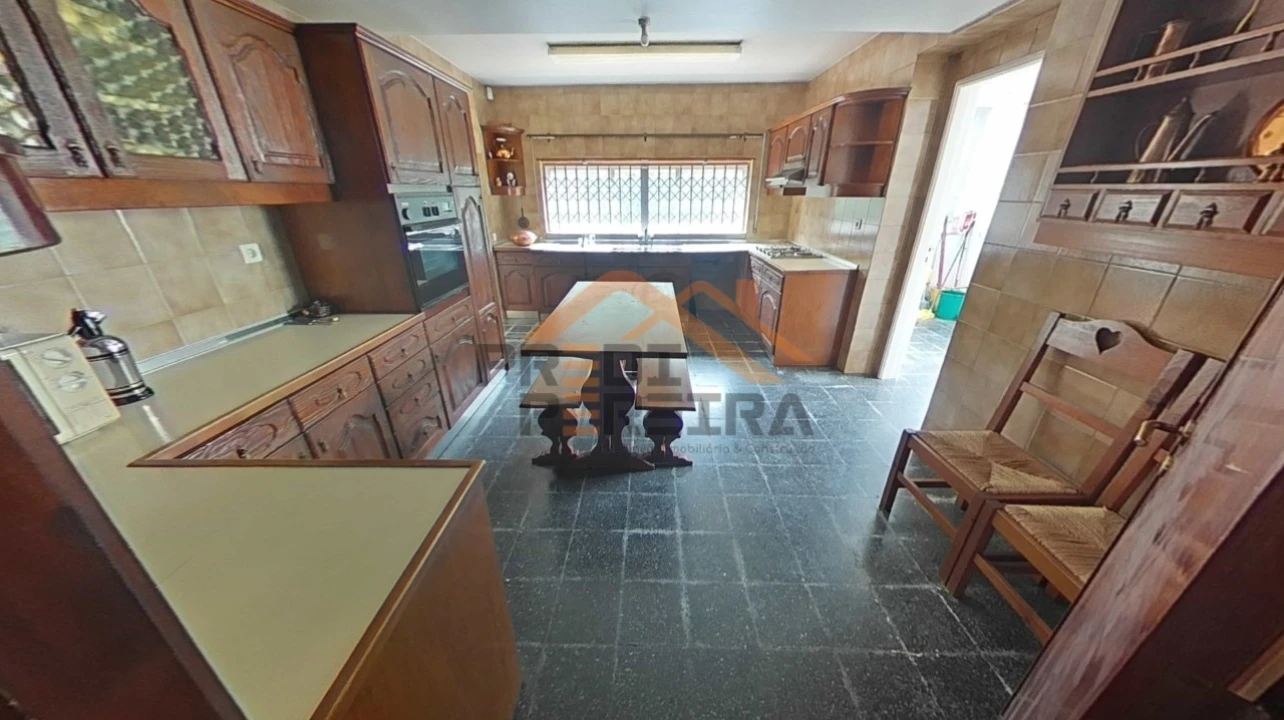 Moradia T7 para Venda em Santo Antão e São Julião do Tojal Foto 10