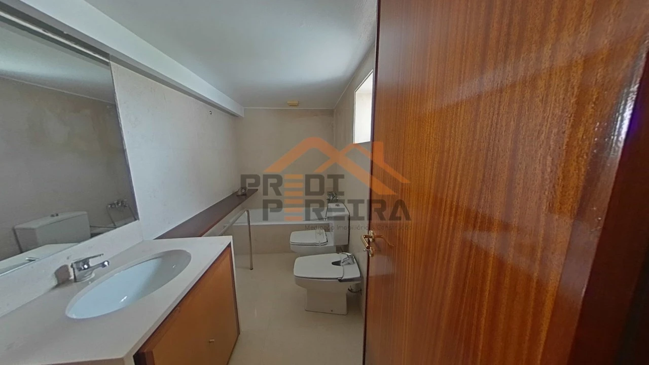 Moradia T7 para Venda em Santo Antão e São Julião do Tojal Foto 25