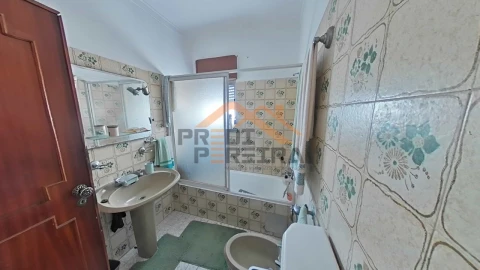 Apartamento T3 para Venda em Águas Livres
