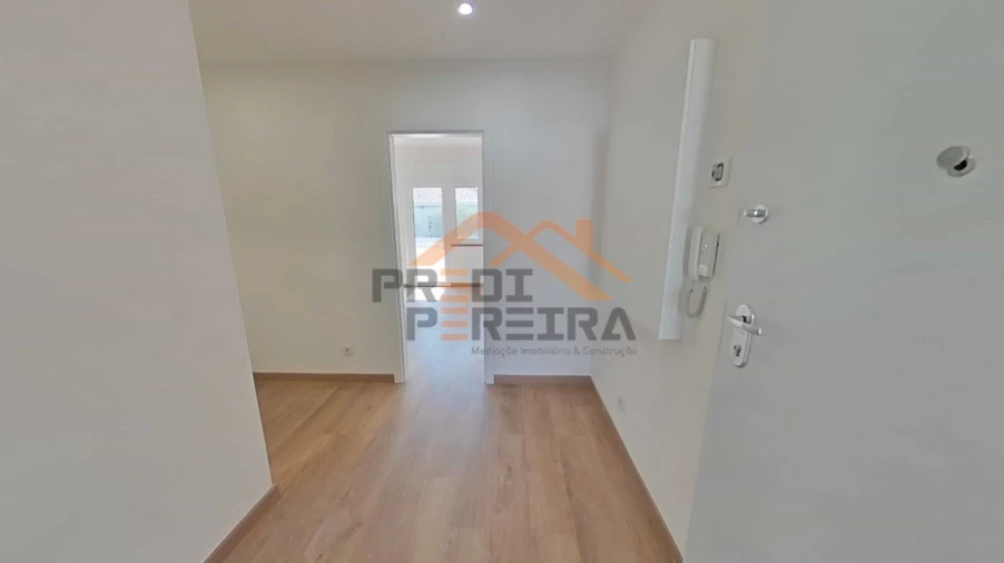 Apartamento T3 para Venda em Póvoa de Santo Adrião e Olival Basto Foto 8
