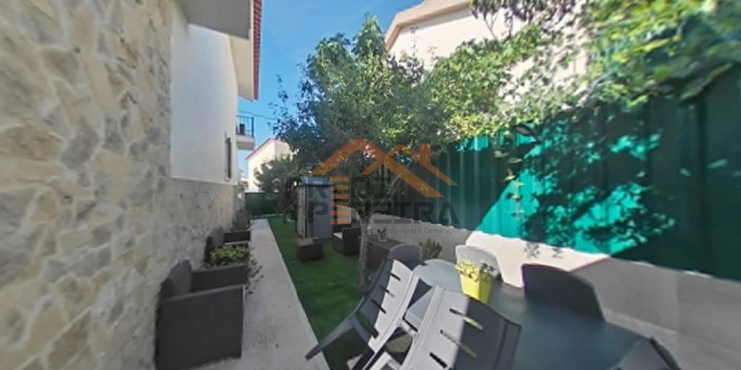 Moradia T3 para Venda em Pontinha e Famões Foto 43