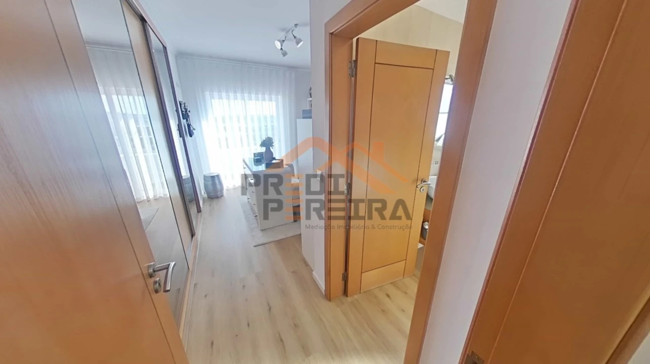 Moradia T3 para Venda em Pontinha e Famões Foto 32