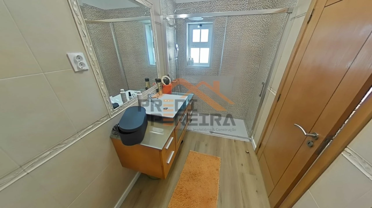 Moradia T3 para Venda em Pontinha e Famões Foto 26