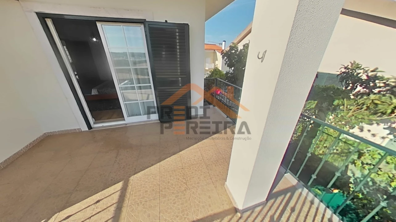 Moradia T3 para Venda em Pontinha e Famões Foto 46