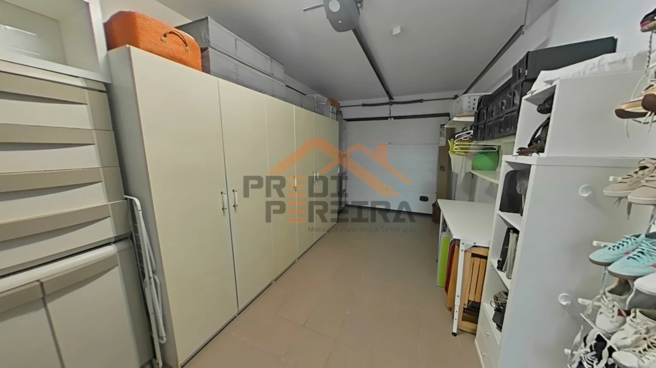 Moradia T3 para Venda em Pontinha e Famões Foto 47