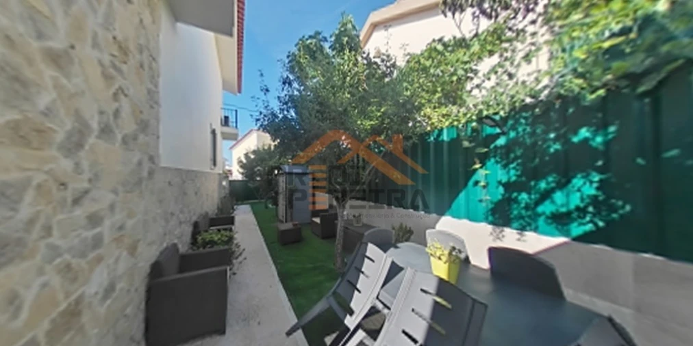 Moradia T3 para Venda em Pontinha e Famões Foto 43