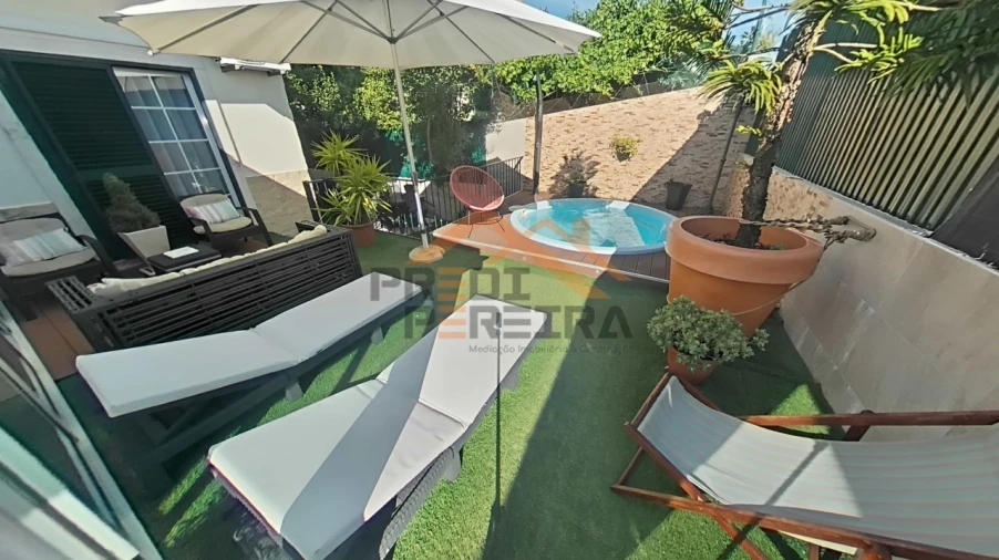 Moradia T3 para Venda em Pontinha e Famões Foto 17