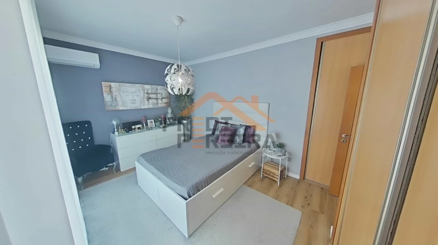 Moradia T3 para Venda em Pontinha e Famões Foto 23