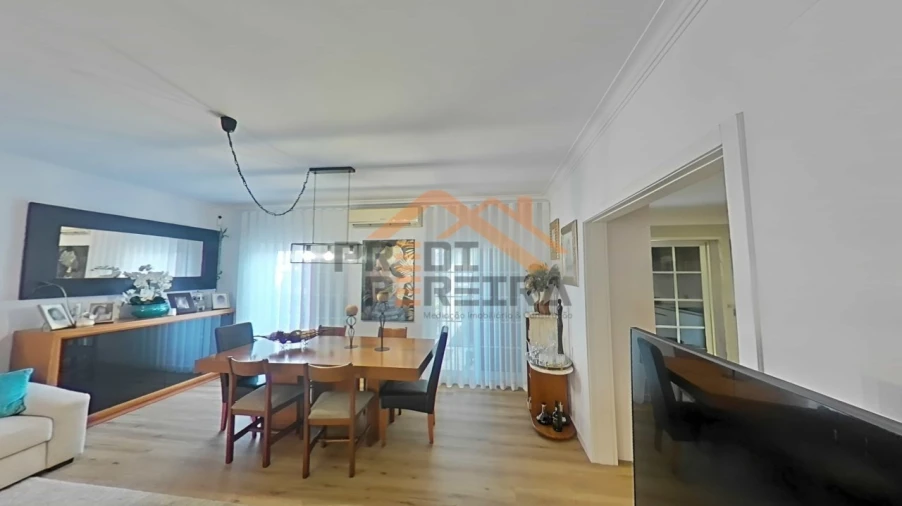 Moradia T3 para Venda em Pontinha e Famões Foto 8