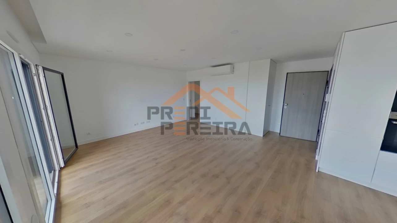 Apartamento T3 para Venda em Santo António dos Cavaleiros e Frielas Foto 9