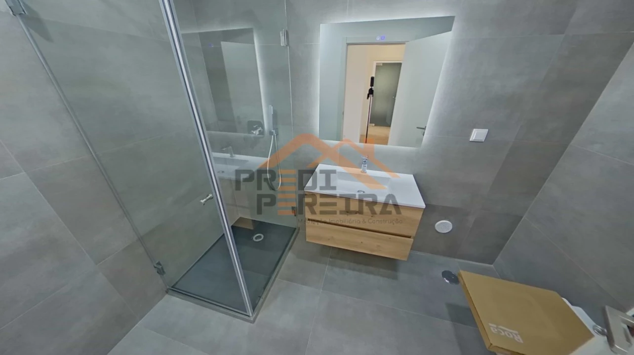 Apartamento T3 para Venda em Santo António dos Cavaleiros e Frielas Foto 14