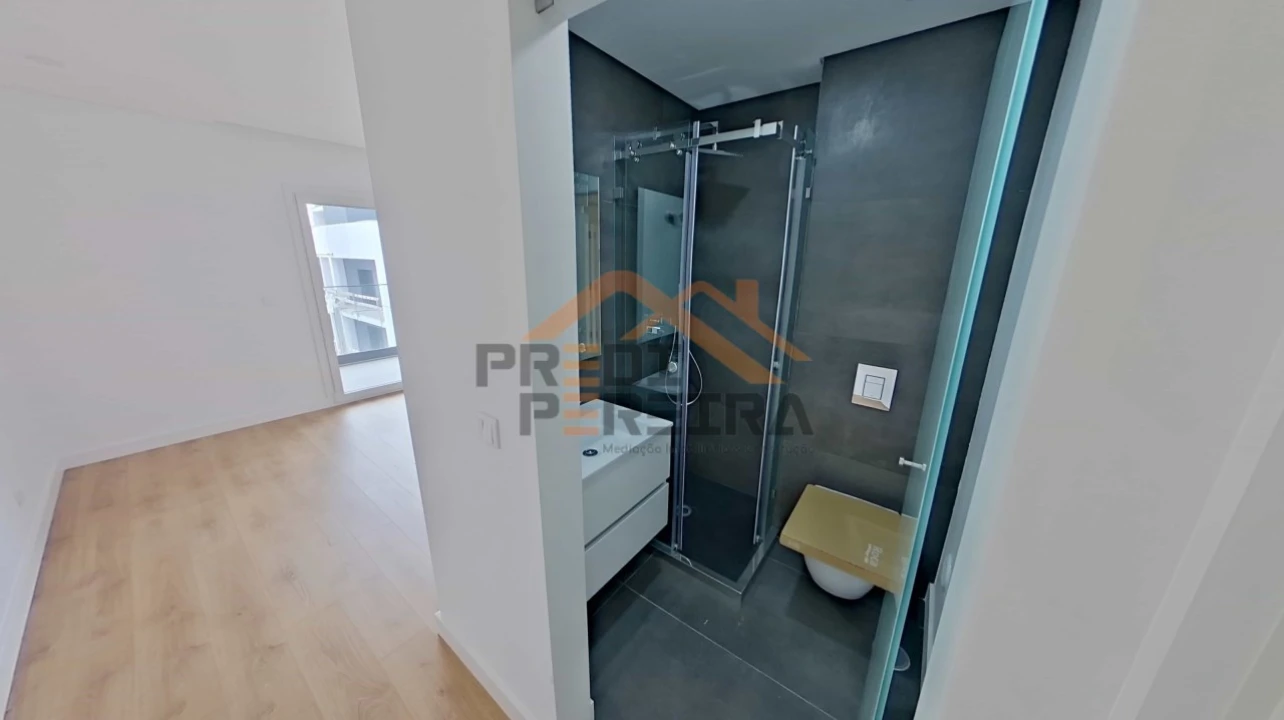 Apartamento T3 para Venda em Santo António dos Cavaleiros e Frielas Foto 16