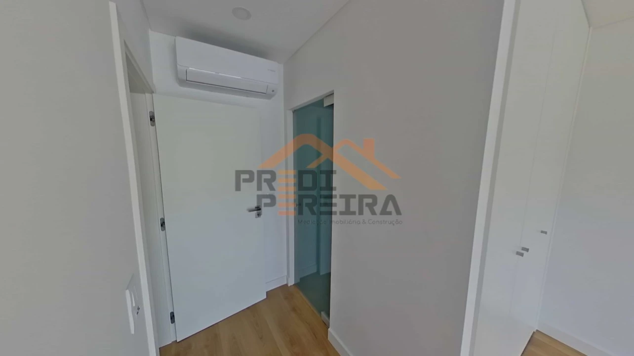 Apartamento T3 para Venda em Santo António dos Cavaleiros e Frielas Foto 25