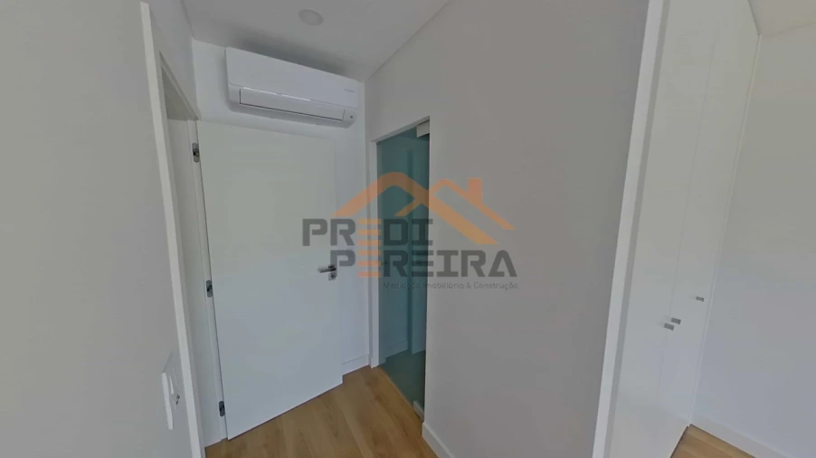 Apartamento T3 para Venda em Santo António dos Cavaleiros e Frielas Foto 25