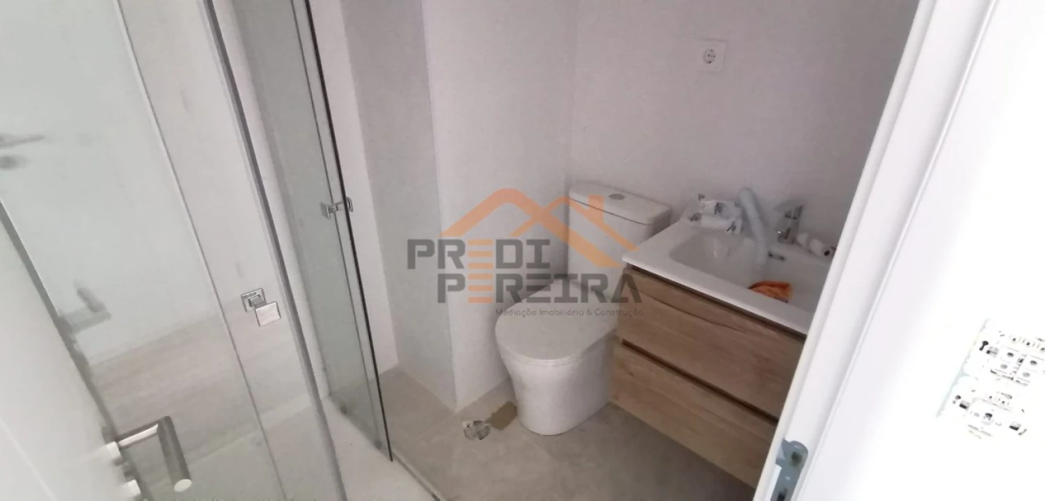 Apartamento T3 para Venda em Santo António dos Cavaleiros e Frielas Foto 6