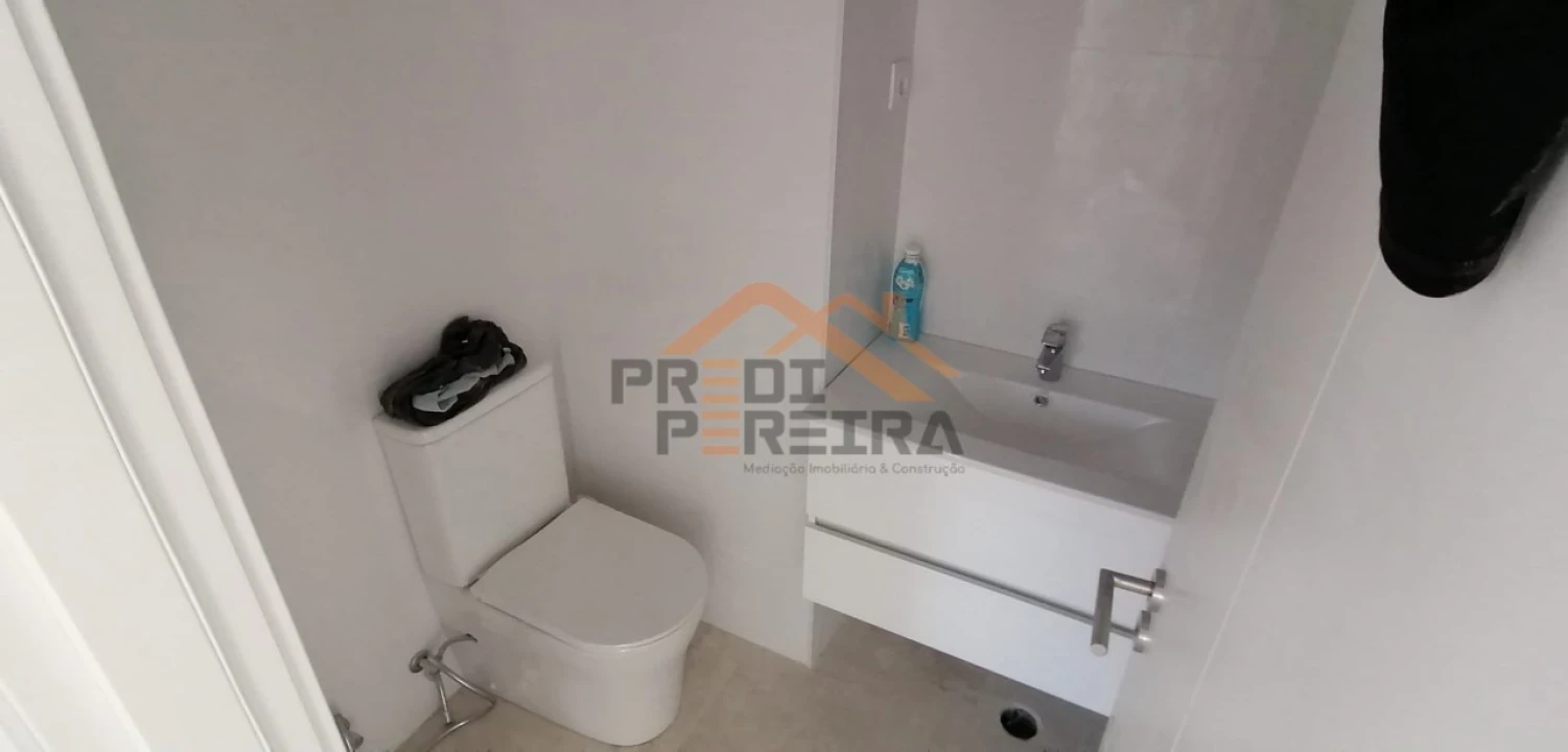 Apartamento T3 para Venda em Santo António dos Cavaleiros e Frielas Foto 22