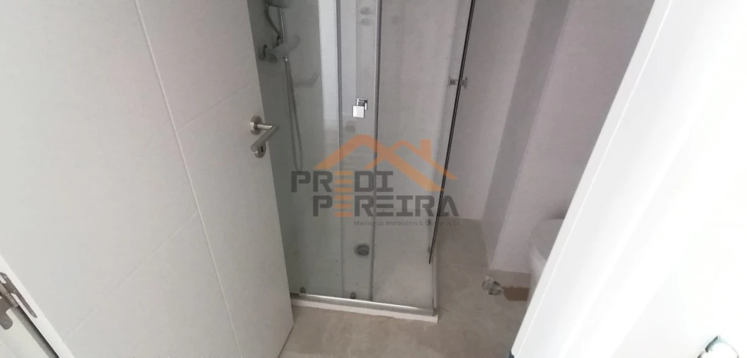 Apartamento T3 para Venda em Santo António dos Cavaleiros e Frielas Foto 7