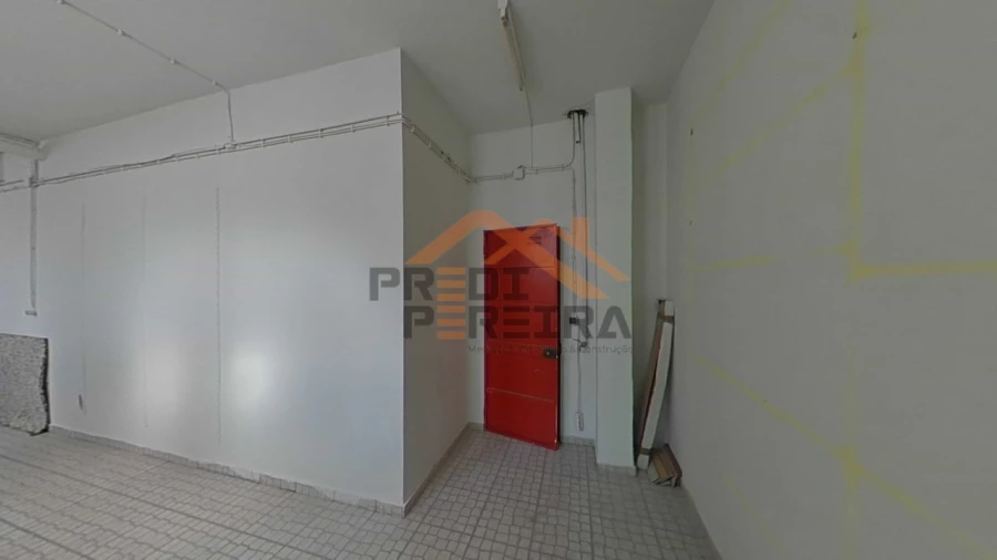 Loja para Venda em Santo António dos Cavaleiros e Frielas Foto 29