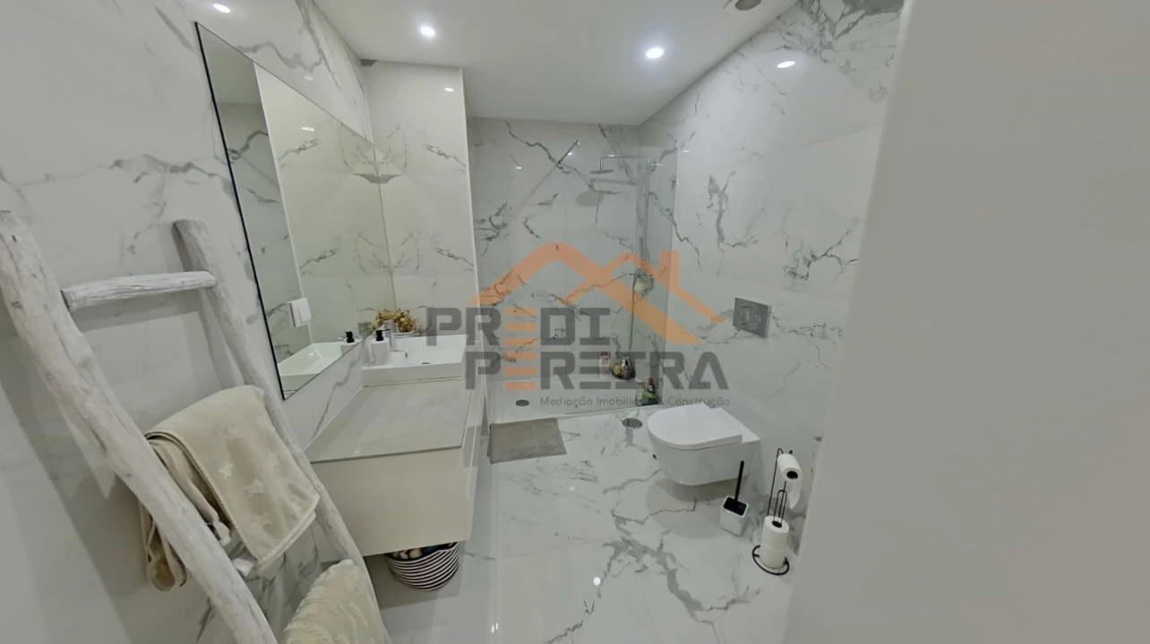 Apartamento T3 para Venda em Venteira Foto 23