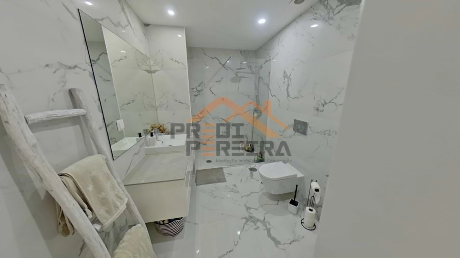 Apartamento T3 para Venda em Venteira Foto 23