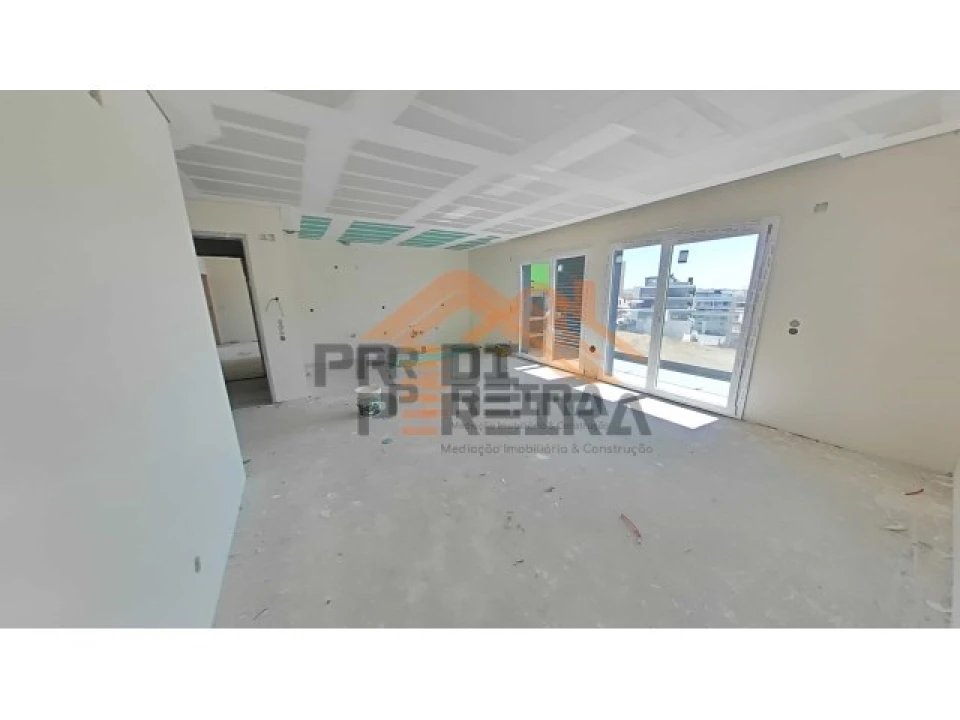 Apartamento T3 para Venda em Santo António dos Cavaleiros e Frielas Foto 4