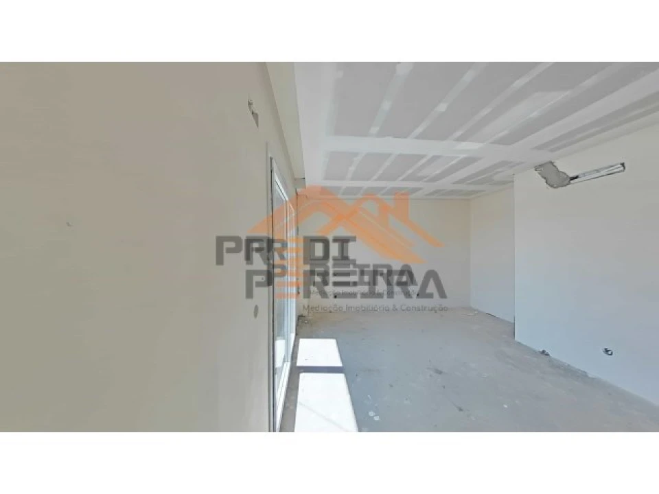 Apartamento T3 para Venda em Santo António dos Cavaleiros e Frielas Foto 7