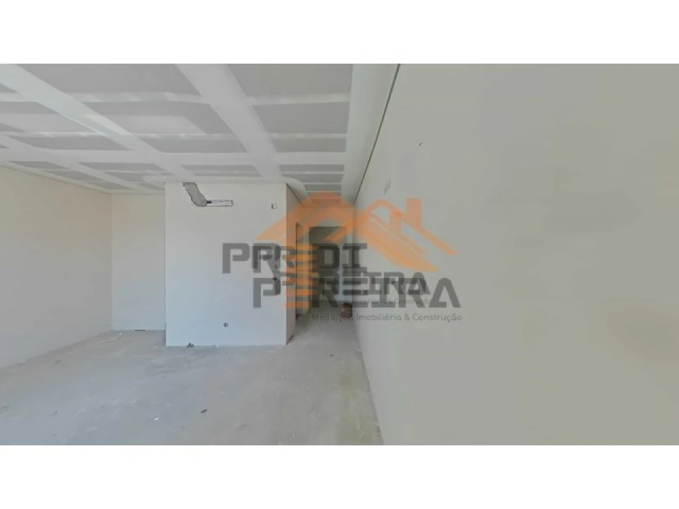 Apartamento T3 para Venda em Santo António dos Cavaleiros e Frielas Foto 8