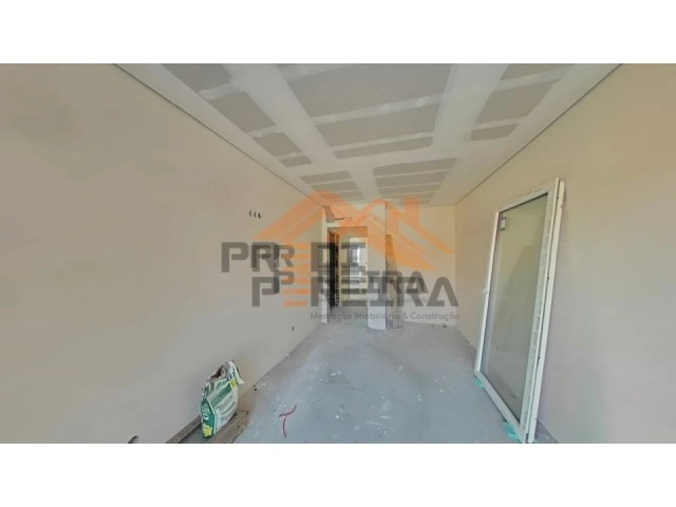 Apartamento T3 para Venda em Santo António dos Cavaleiros e Frielas Foto 9