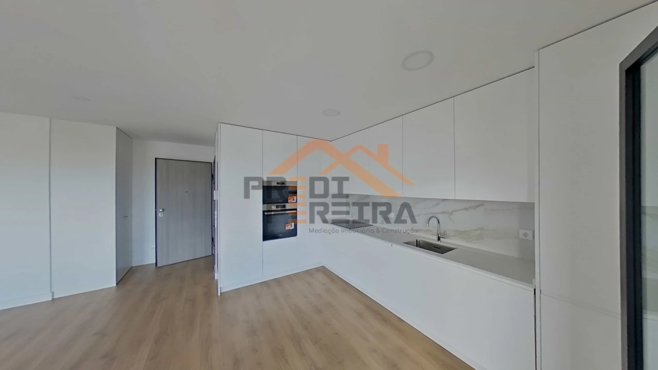 Apartamento T3 para Venda em Santo António dos Cavaleiros e Frielas Foto 4