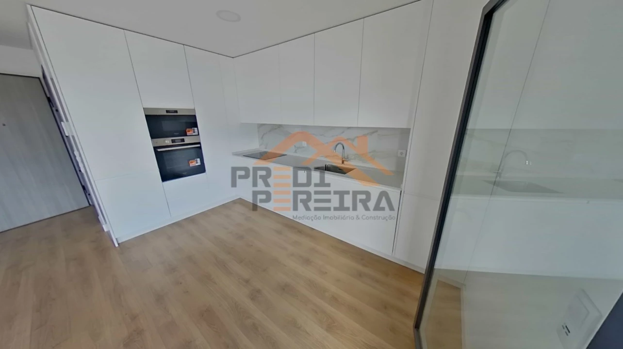 Apartamento T3 para Venda em Santo António dos Cavaleiros e Frielas Foto 8