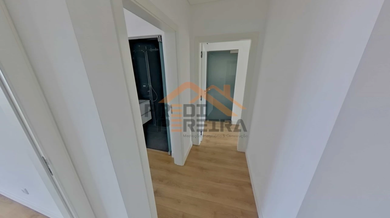 Apartamento T3 para Venda em Santo António dos Cavaleiros e Frielas Foto 10