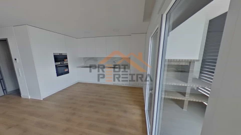 Apartamento T3 para Venda em Santo António dos Cavaleiros e Frielas