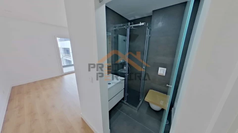 Apartamento T3 para Venda em Santo António dos Cavaleiros e Frielas