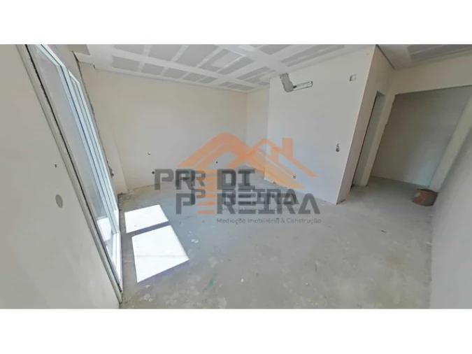 Apartamento T3 para Venda em Santo António dos Cavaleiros e Frielas Foto 12