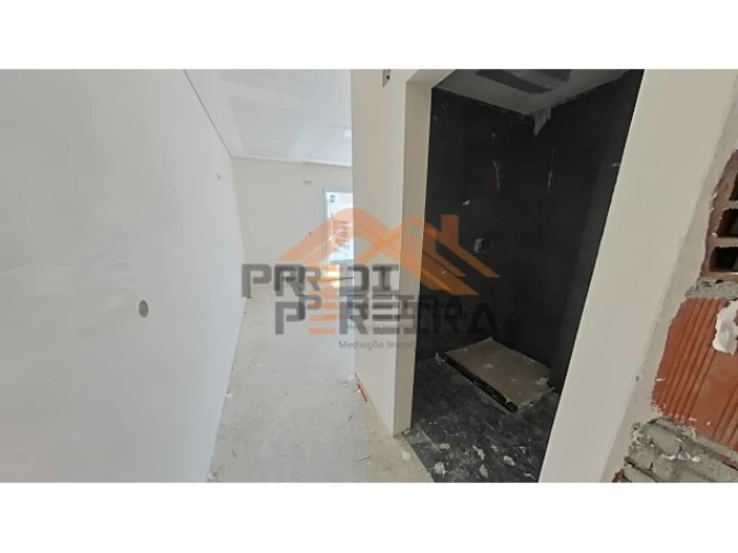 Apartamento T3 para Venda em Santo António dos Cavaleiros e Frielas Foto 14