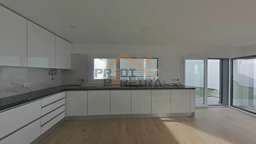 Apartamento T3 para Venda em Santo António dos Cavaleiros e Frielas Foto 19