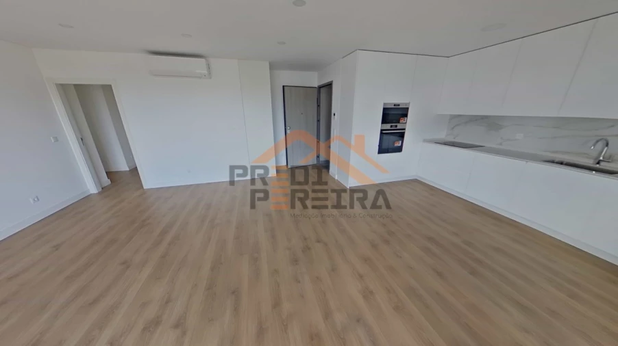 Apartamento T3 para Venda em Santo António dos Cavaleiros e Frielas Foto 5