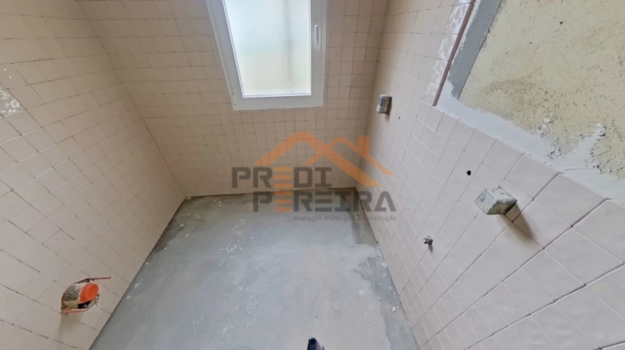 Apartamento T3 para Venda em Pontinha e Famões Foto 15