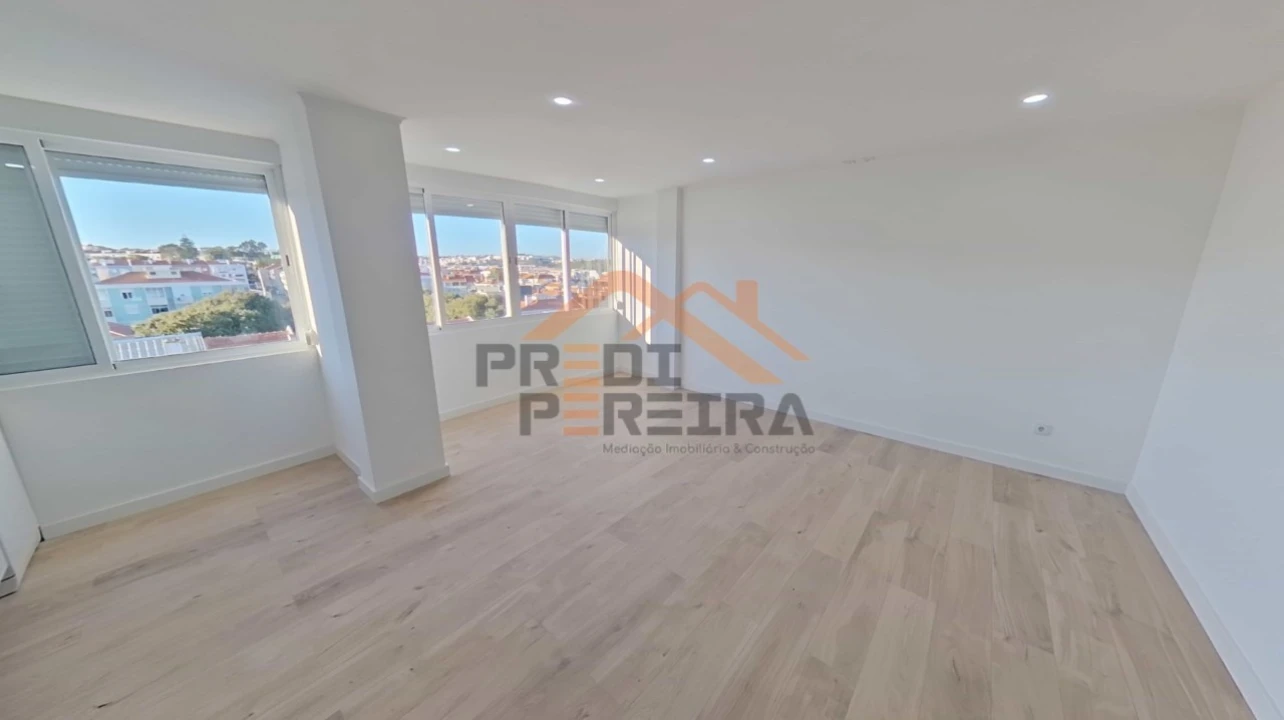 Apartamento T4 para Venda em Águas Livres Foto 4