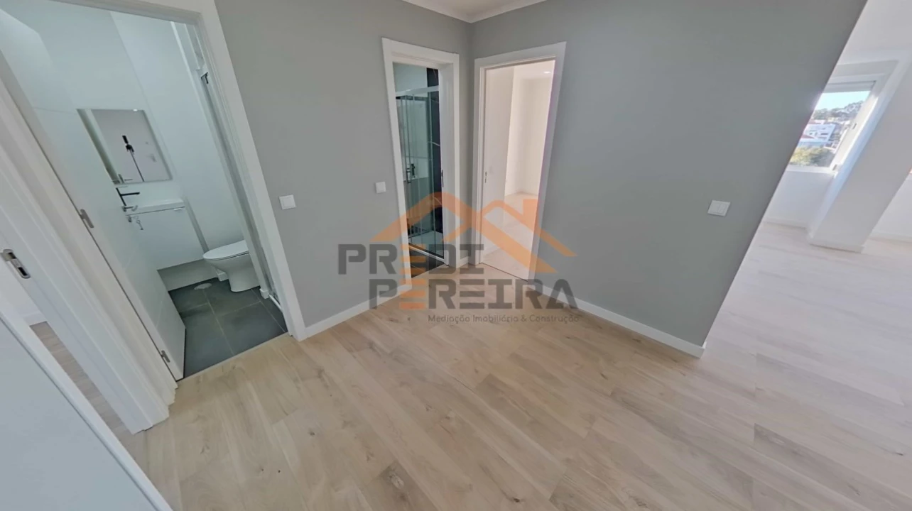 Apartamento T4 para Venda em Águas Livres Foto 18