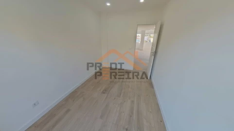 Apartamento T4 para Venda em Águas Livres