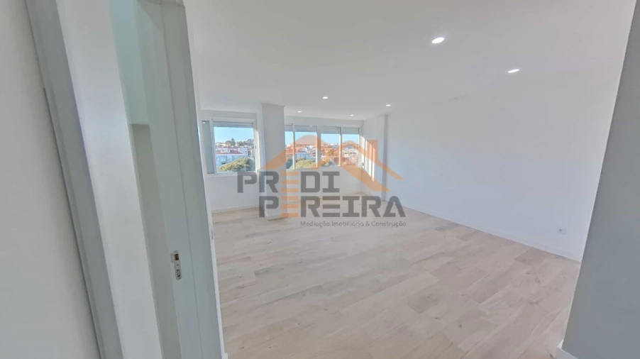 Apartamento T4 para Venda em Águas Livres Foto 10