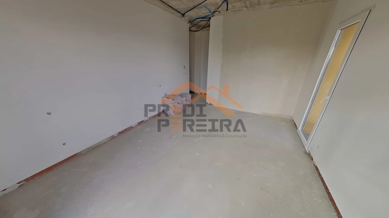 Apartamento T3 para Venda em Pontinha e Famões Foto 8