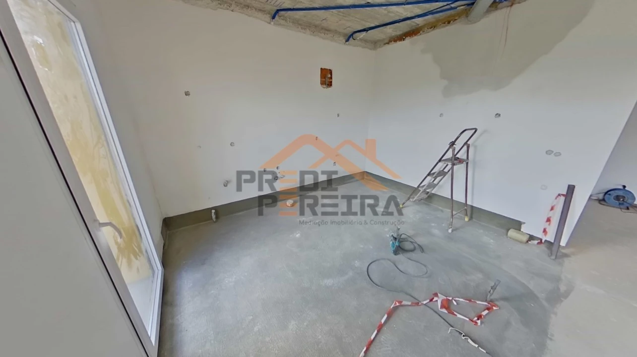 Apartamento T3 para Venda em Pontinha e Famões Foto 9