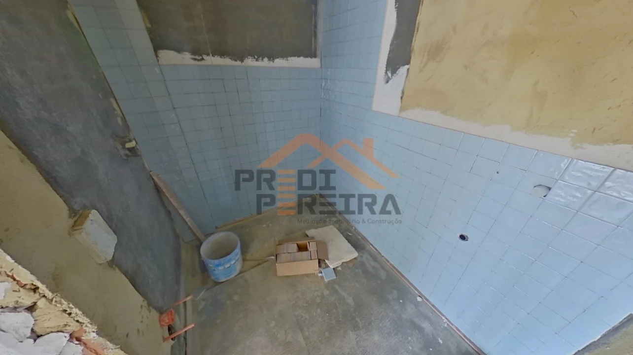 Apartamento T3 para Venda em Pontinha e Famões Foto 10