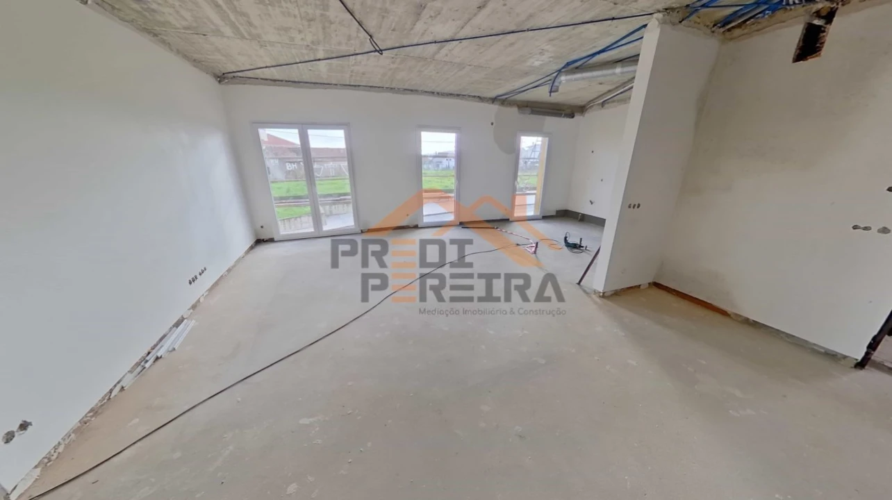 Apartamento T3 para Venda em Pontinha e Famões Foto 12