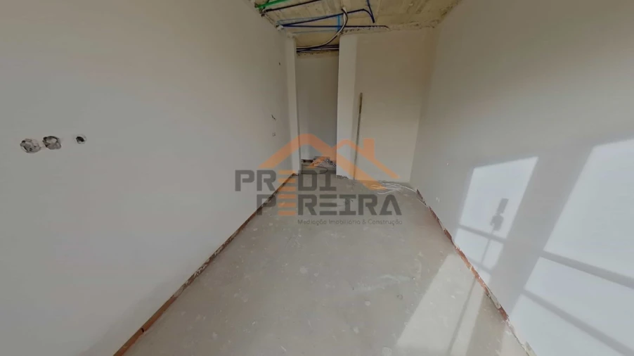 Apartamento T3 para Venda em Pontinha e Famões Foto 4